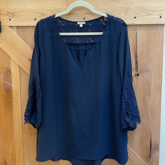 BOGO! 💙Eyeshadow Plus Top💙 - Picture 11 of 11